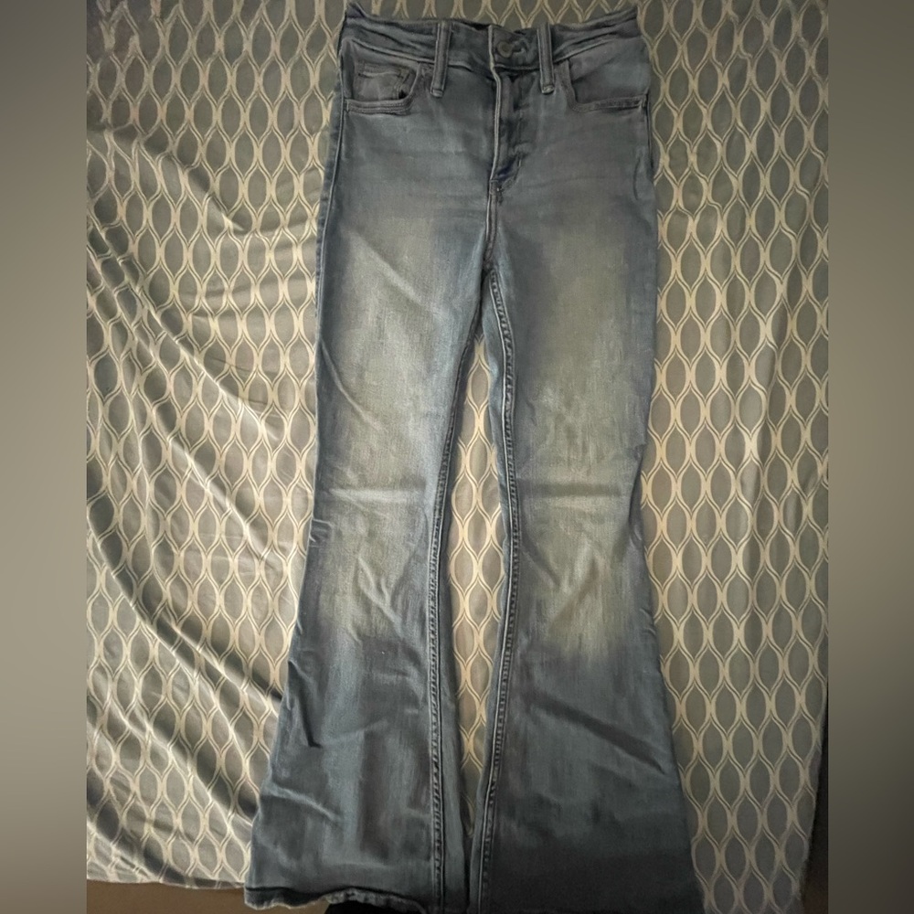 Hollister Light Medium wash, High-rise flare jeans